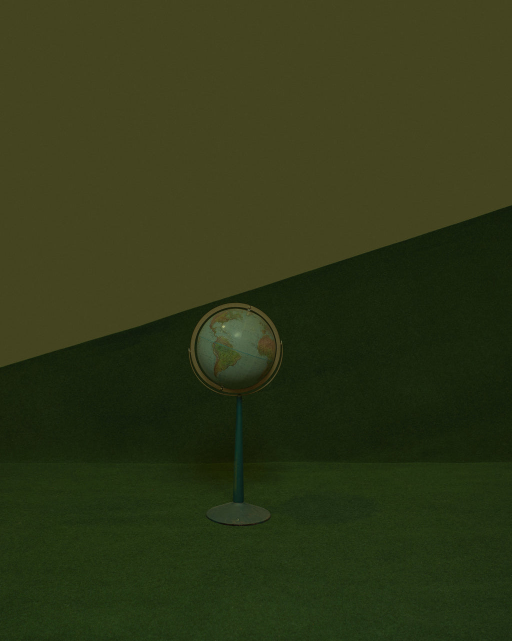 Standing Globe